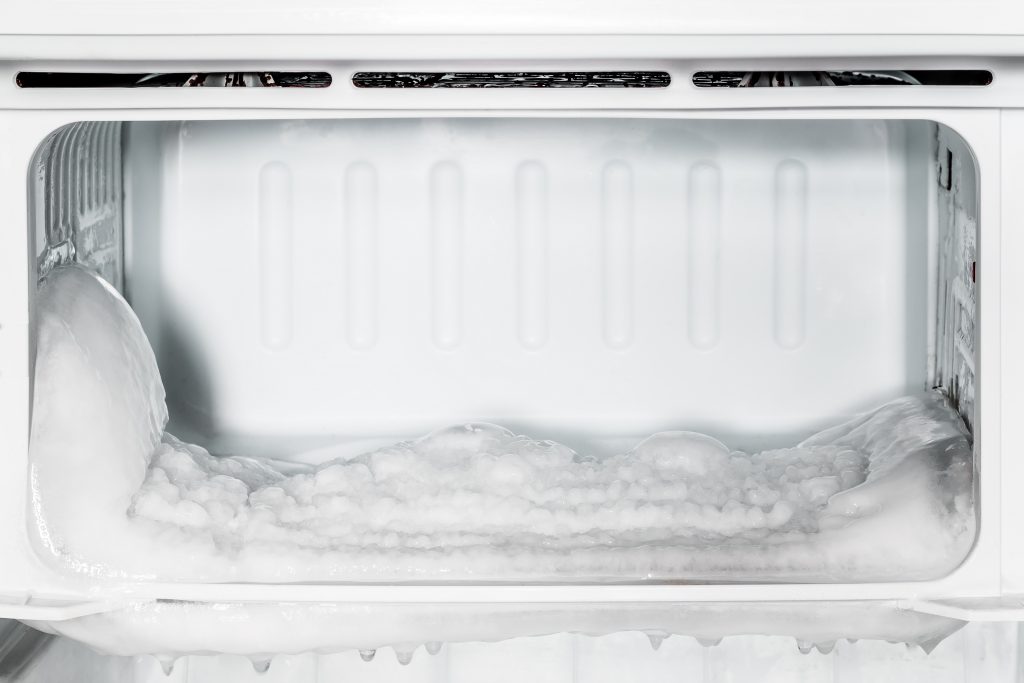 How to Prevent Water Damage When Defrosting a Freezer Rytech